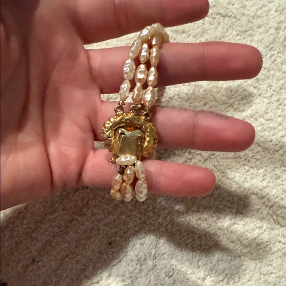 Vintage Elegant Pearl and Red Gem Bracelet - Picture 6 of 6